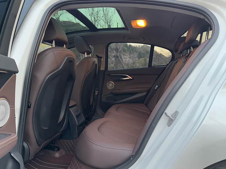 Фото 12 - BMW 1 Series