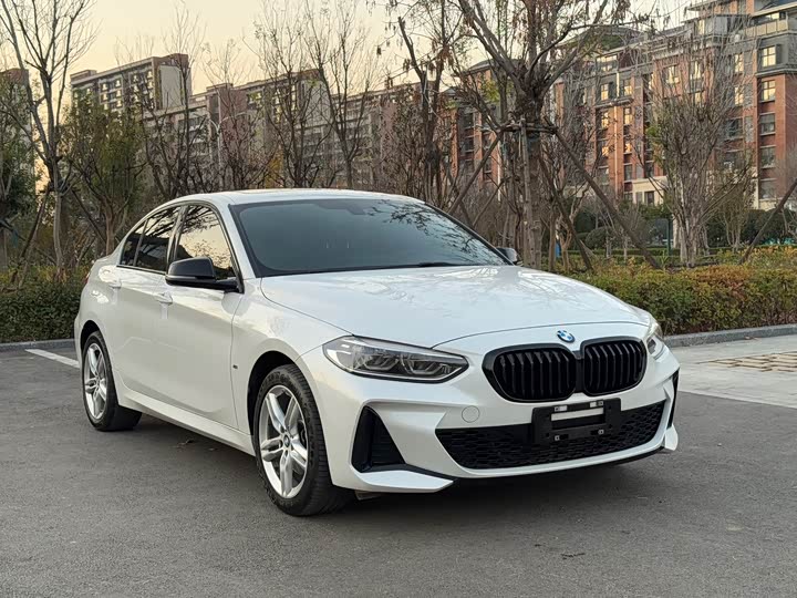 Фото 3 - BMW 1 Series