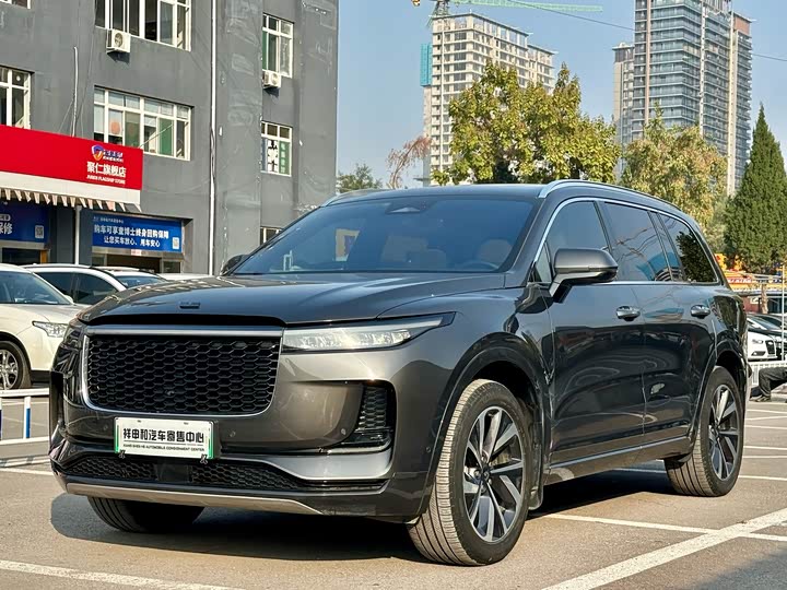 Фото 1 - LiXiang One