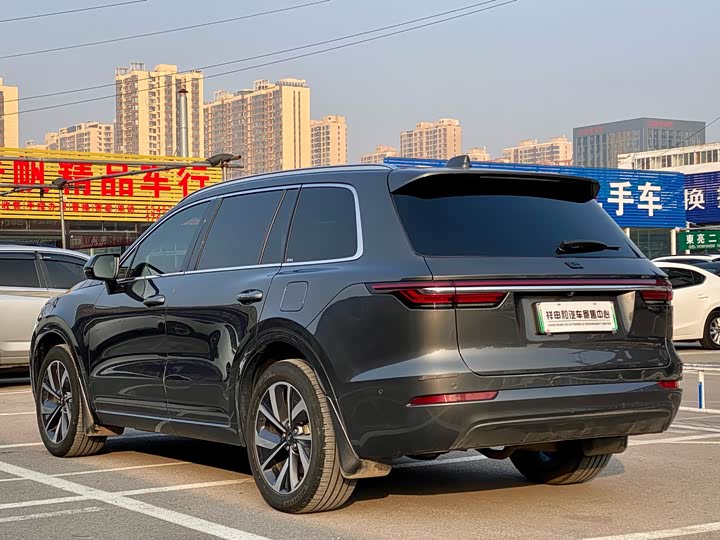 Фото 11 - LiXiang One