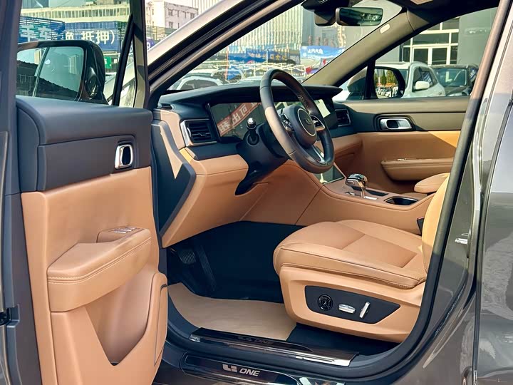 Фото 4 - LiXiang One