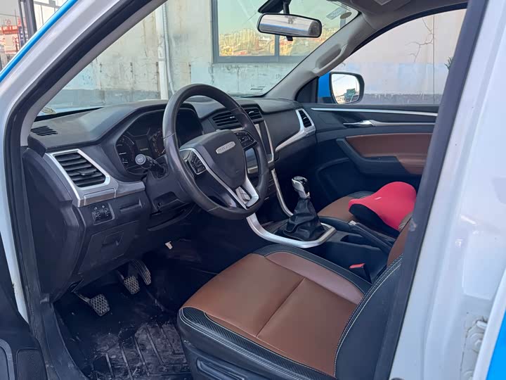 Фото 10 - Maxus T70