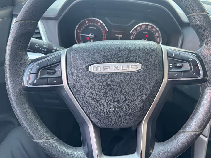 Фото 11 - Maxus T70