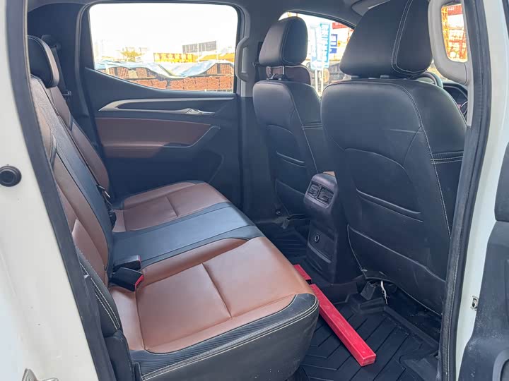 Фото 9 - Maxus T70