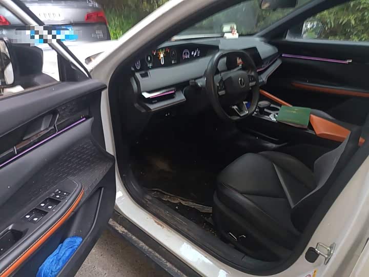 Фото 14 - Changan UNI-V