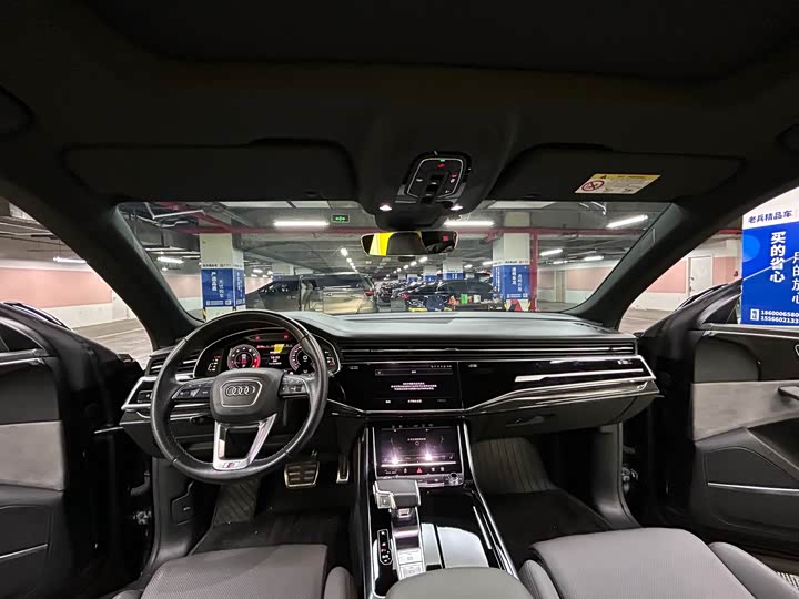 Фото 29 - Audi Q8