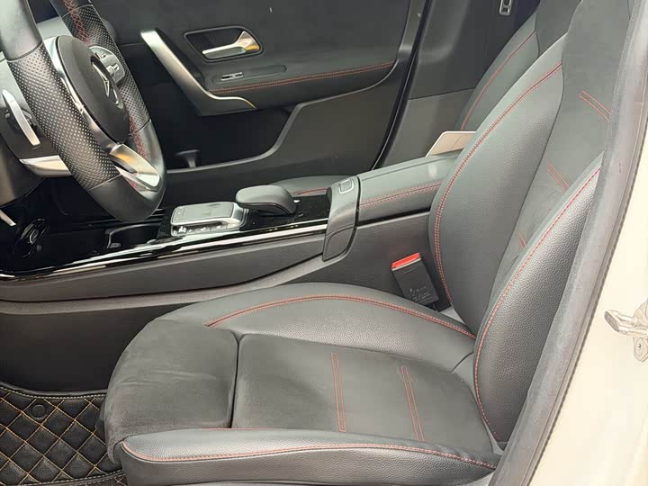 Фото 4 - Mercedes-Benz CLA-Class