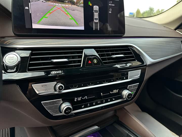 Фото 10 - BMW 5 Series