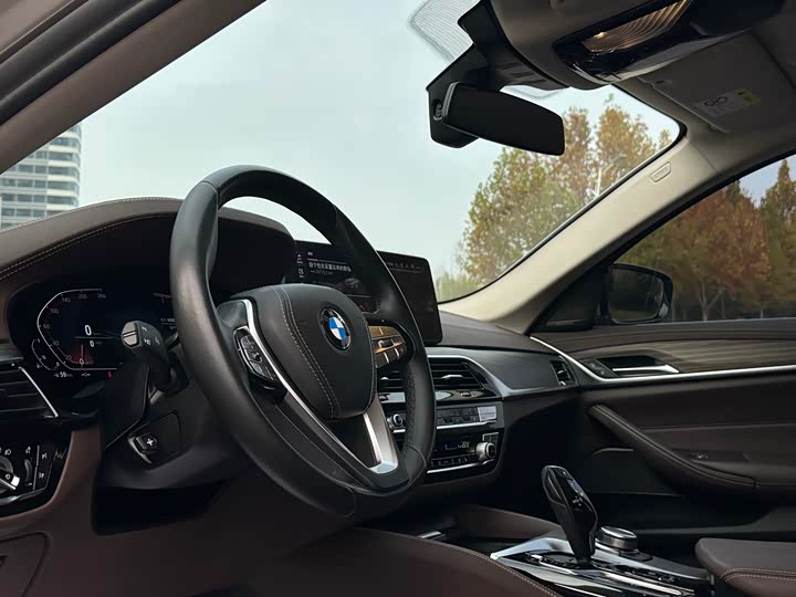 Фото 14 - BMW 5 Series