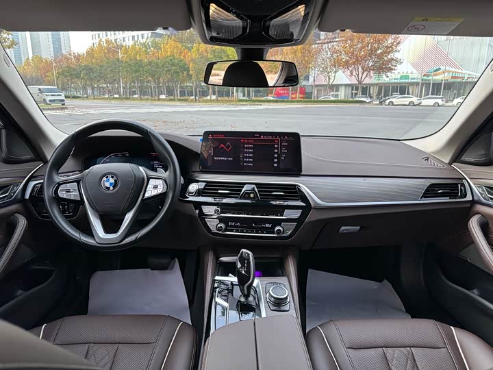 Фото 15 - BMW 5 Series