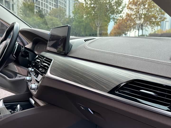 Фото 21 - BMW 5 Series