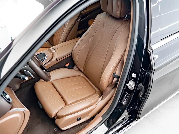 Фото 7 - Mercedes-Benz E-Class