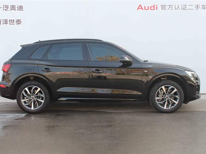 Фото 2 - Audi Q5L