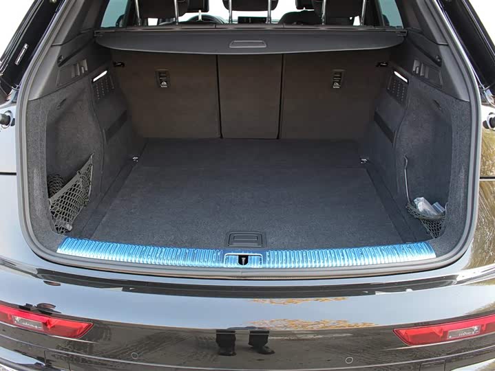 Фото 6 - Audi Q5L