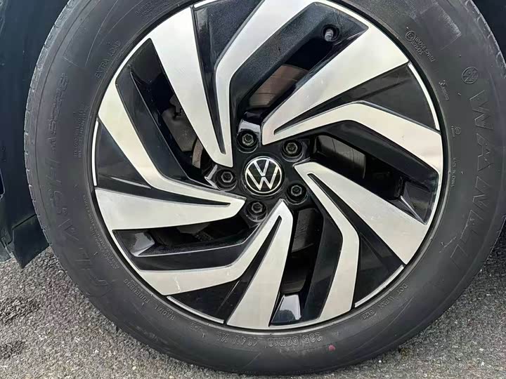 Фото 12 - Volkswagen Tiguan L Pro