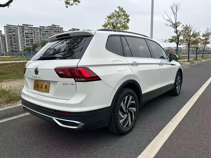 Фото 5 - Volkswagen Tiguan L Pro