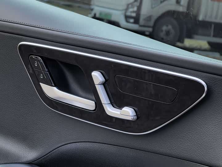 Фото 18 - Mercedes-Benz C-Class