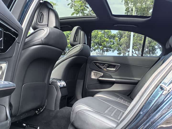 Фото 8 - Mercedes-Benz C-Class