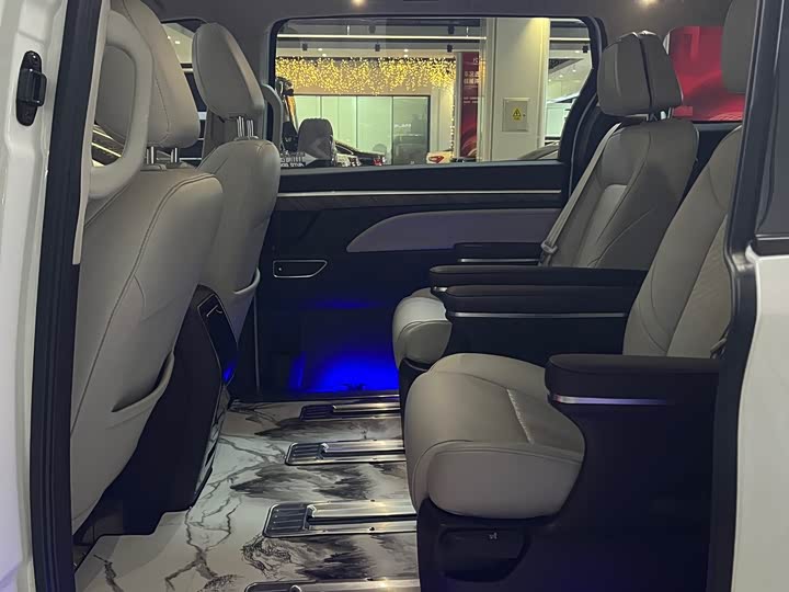 Фото 15 - GAC Trumpchi M8