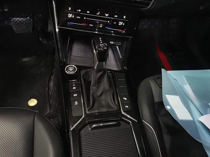 Фото 14 - Volkswagen Passat