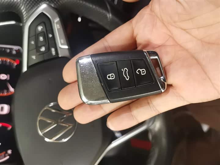 Фото 9 - Volkswagen Passat