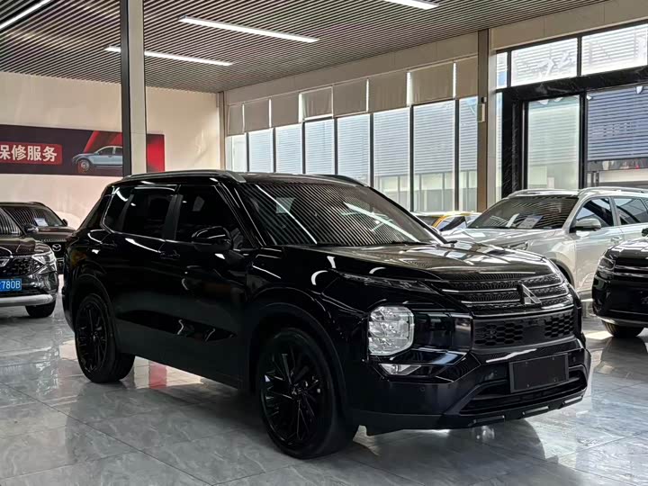 Фото 4 - Mitsubishi Outlander