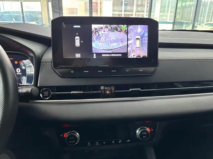 Фото 8 - Mitsubishi Outlander