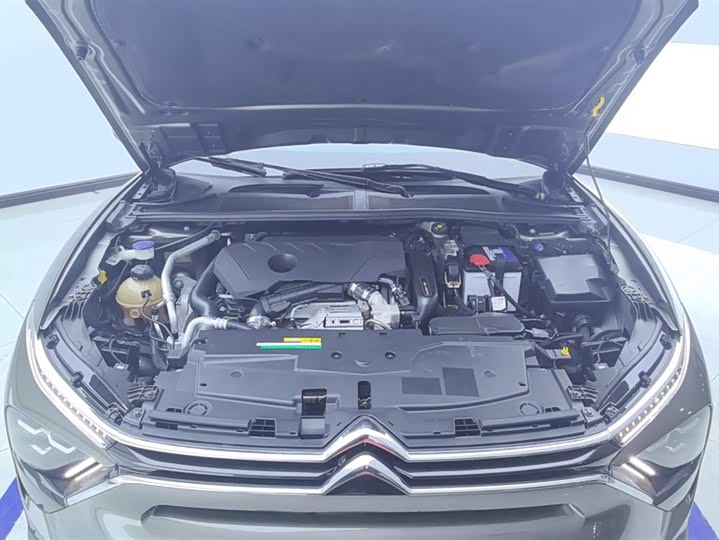 Фото 10 - Citroen C5 X