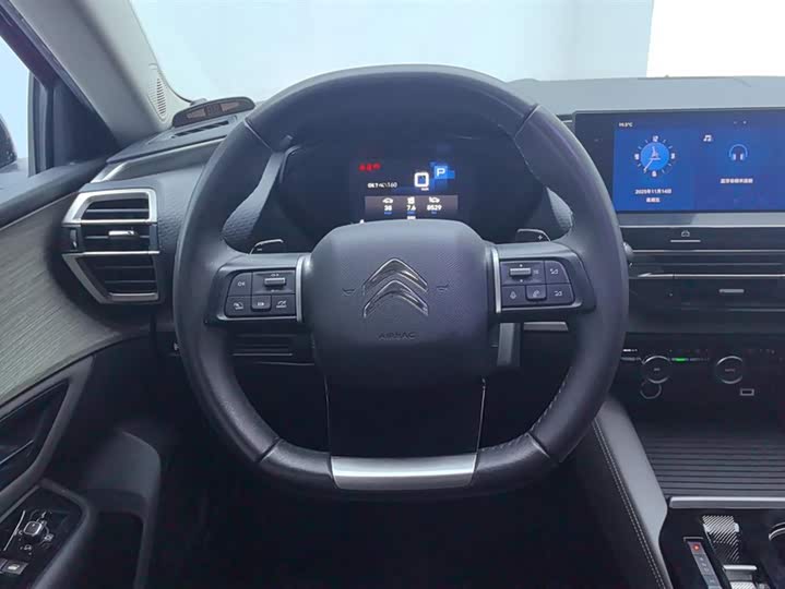 Фото 15 - Citroen C5 X