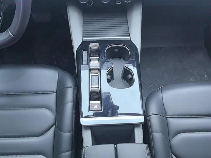 Фото 16 - Citroen C5 X