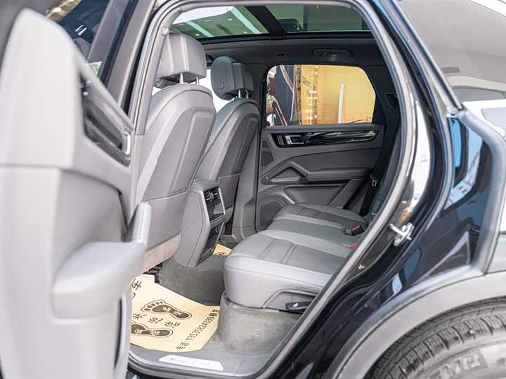 Фото 3 - Porsche Cayenne Hybrid