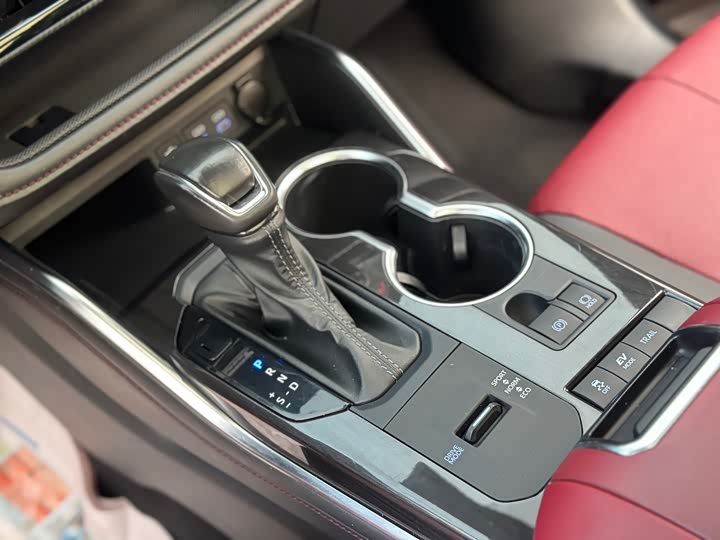 Фото 13 - Toyota Crown Kluger