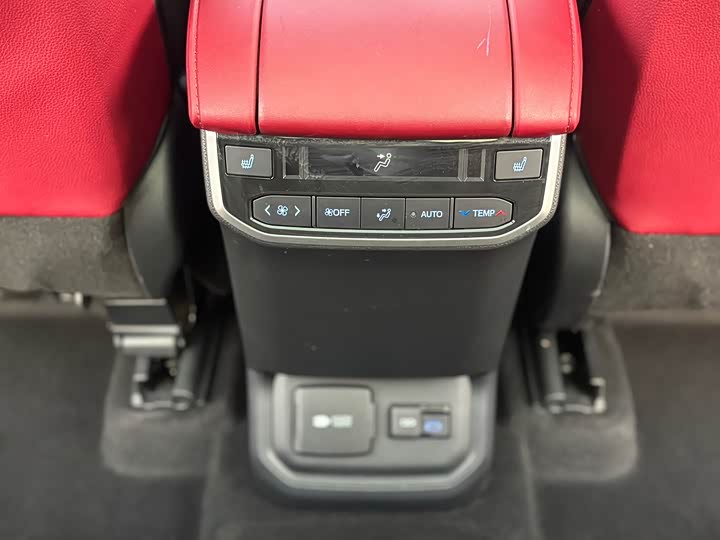 Фото 14 - Toyota Crown Kluger