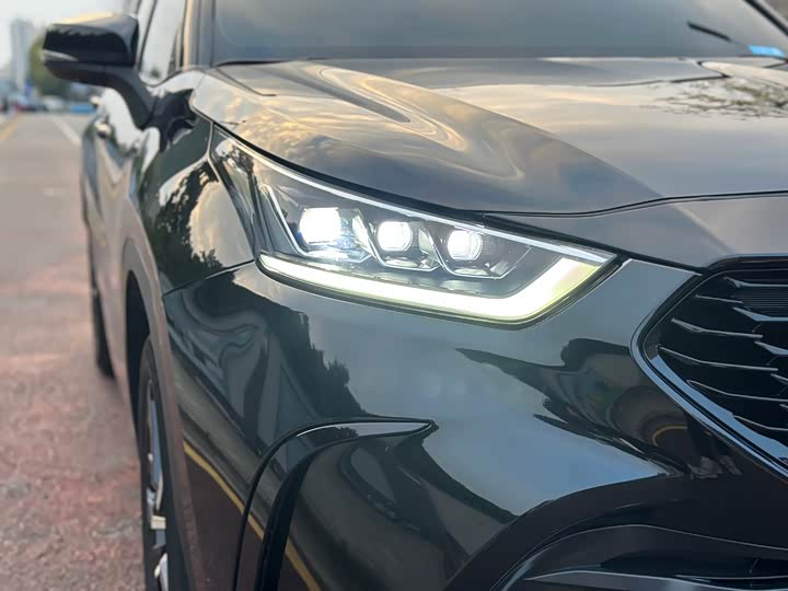 Фото 23 - Toyota Crown Kluger