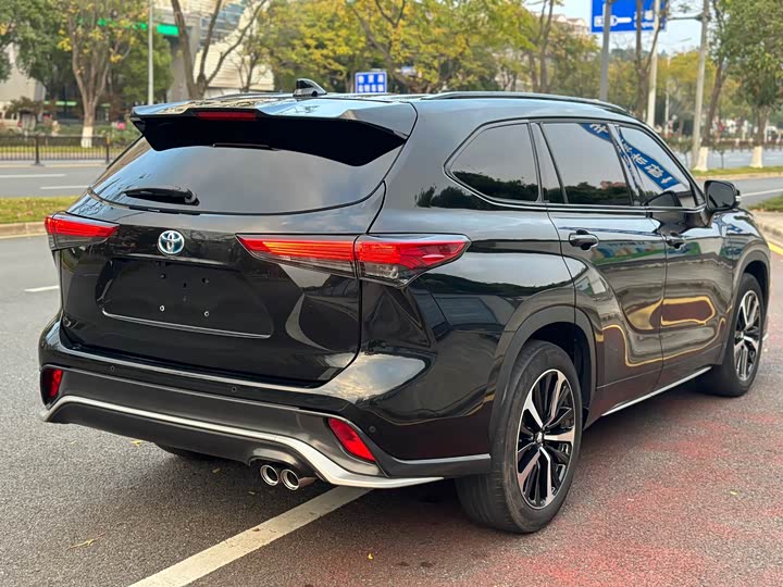 Фото 6 - Toyota Crown Kluger