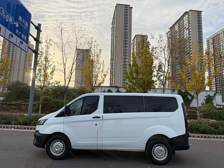 Фото 10 - Ford Transit