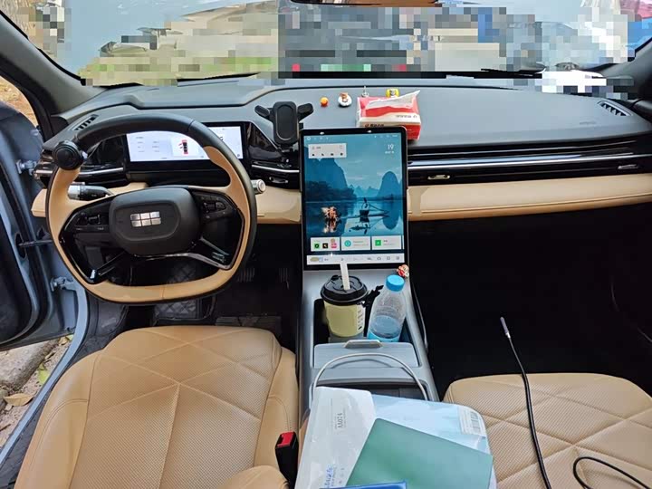 Фото 11 - Geely Galaxy L6