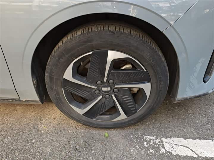 Фото 9 - Geely Galaxy L6