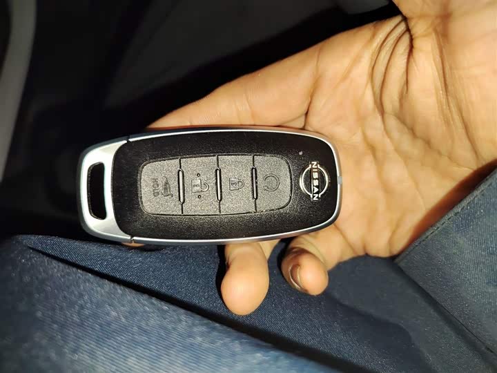 Фото 10 - Nissan X-Trail