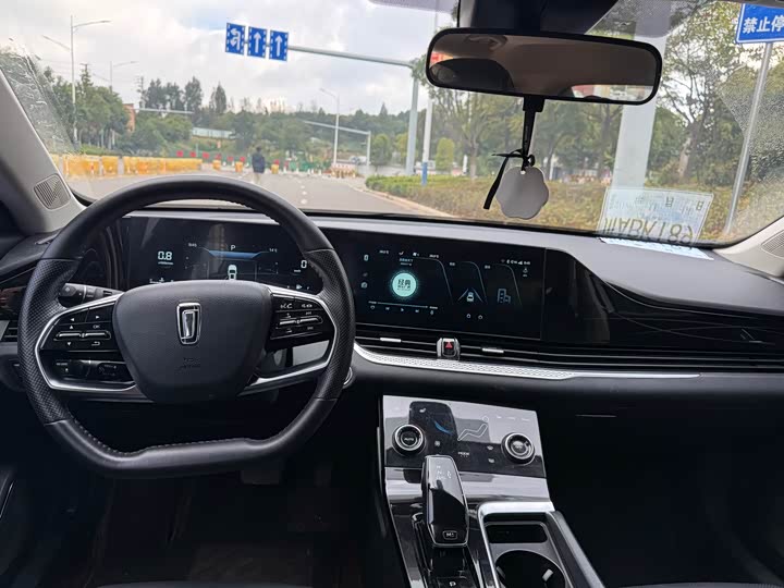 Фото 6 - Bestune B70