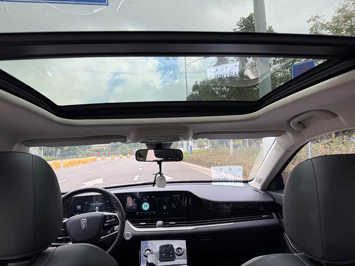 Фото 7 - Bestune B70