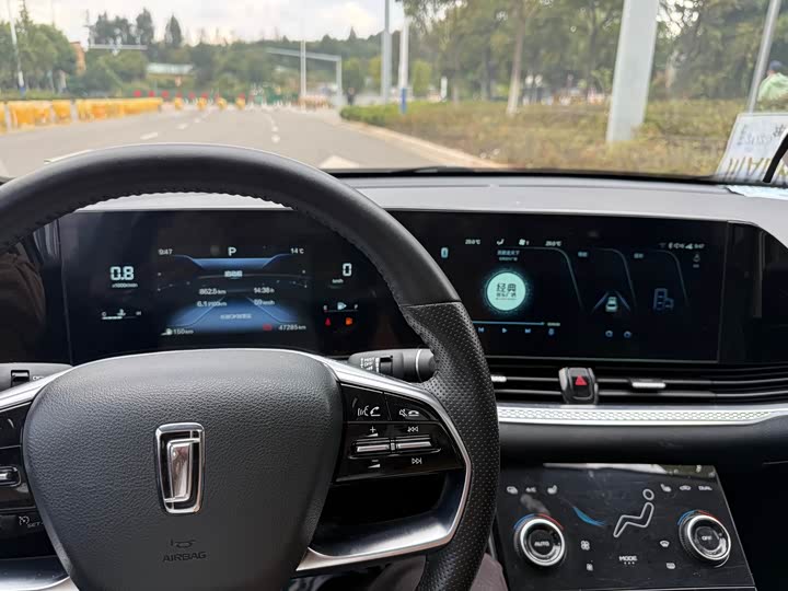 Фото 8 - Bestune B70