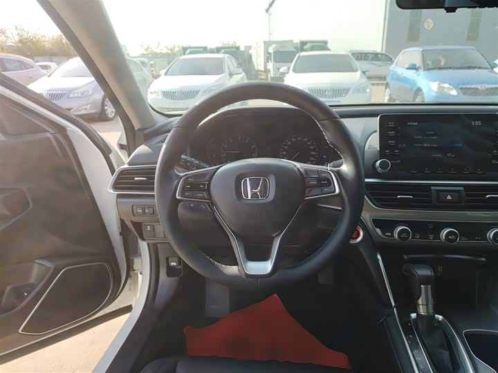 Фото 11 - Honda Accord