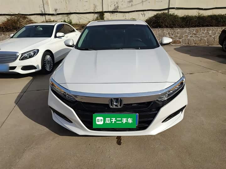 Фото 3 - Honda Accord