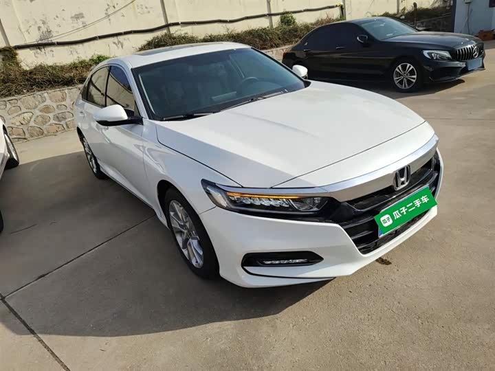 Фото 4 - Honda Accord