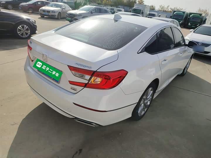 Фото 7 - Honda Accord