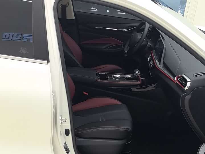 Фото 13 - Changan Oshan X5