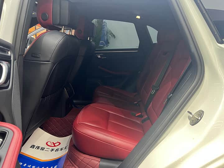 Фото 12 - Porsche Macan