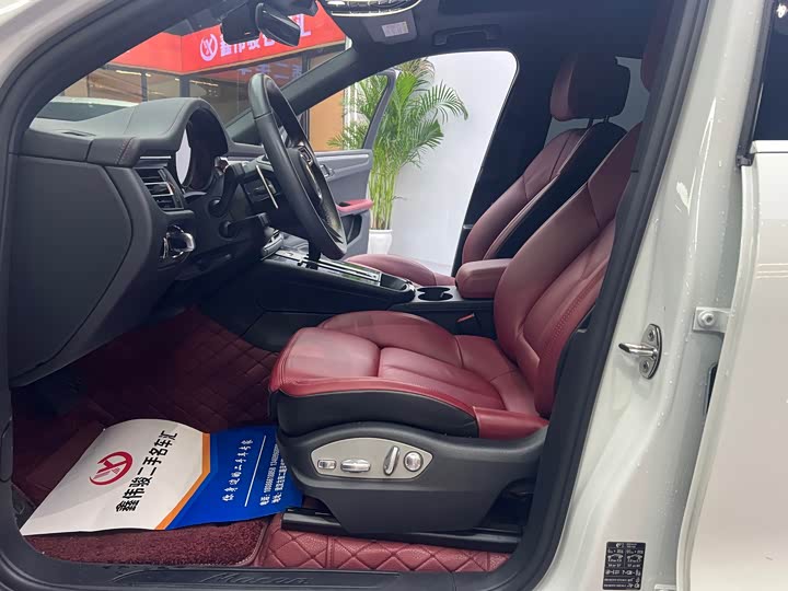 Фото 13 - Porsche Macan