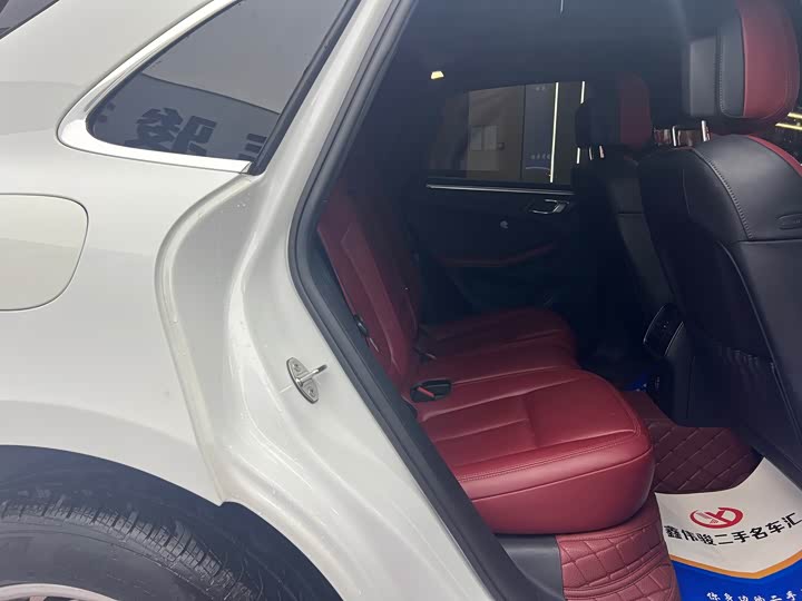 Фото 14 - Porsche Macan